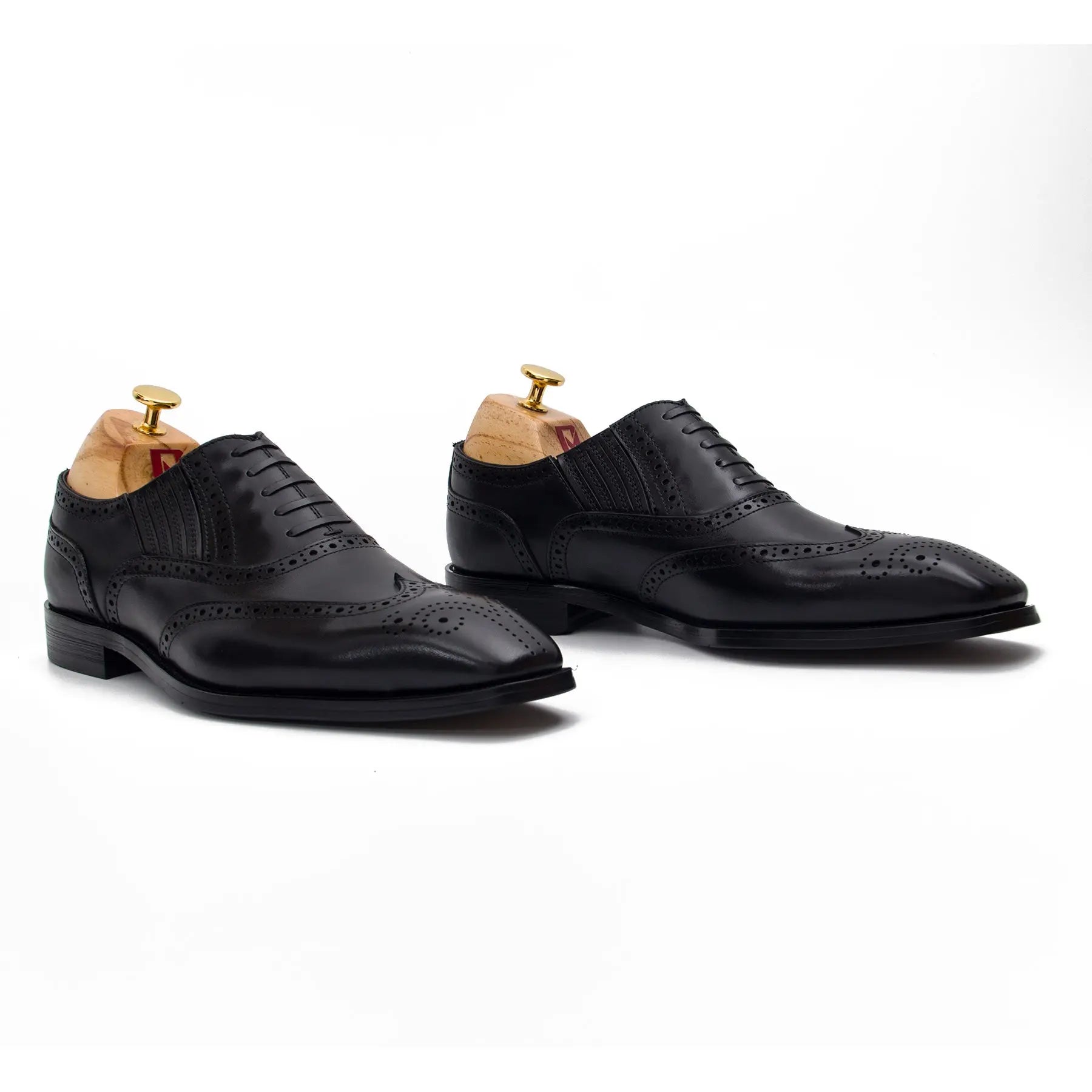 Black wingtip dress shoes - Divinch