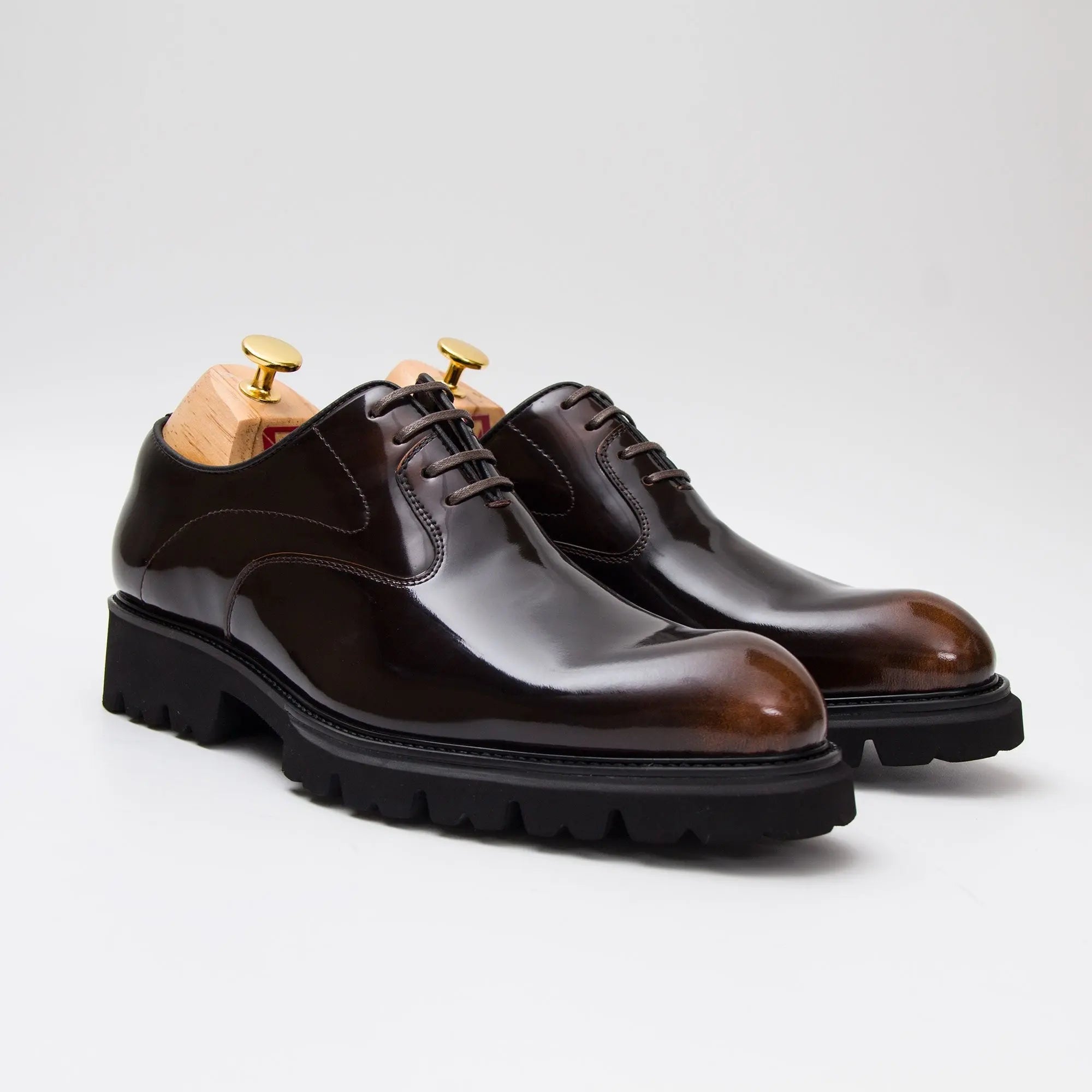 Patent leather derby shoes D96125 - Divinch