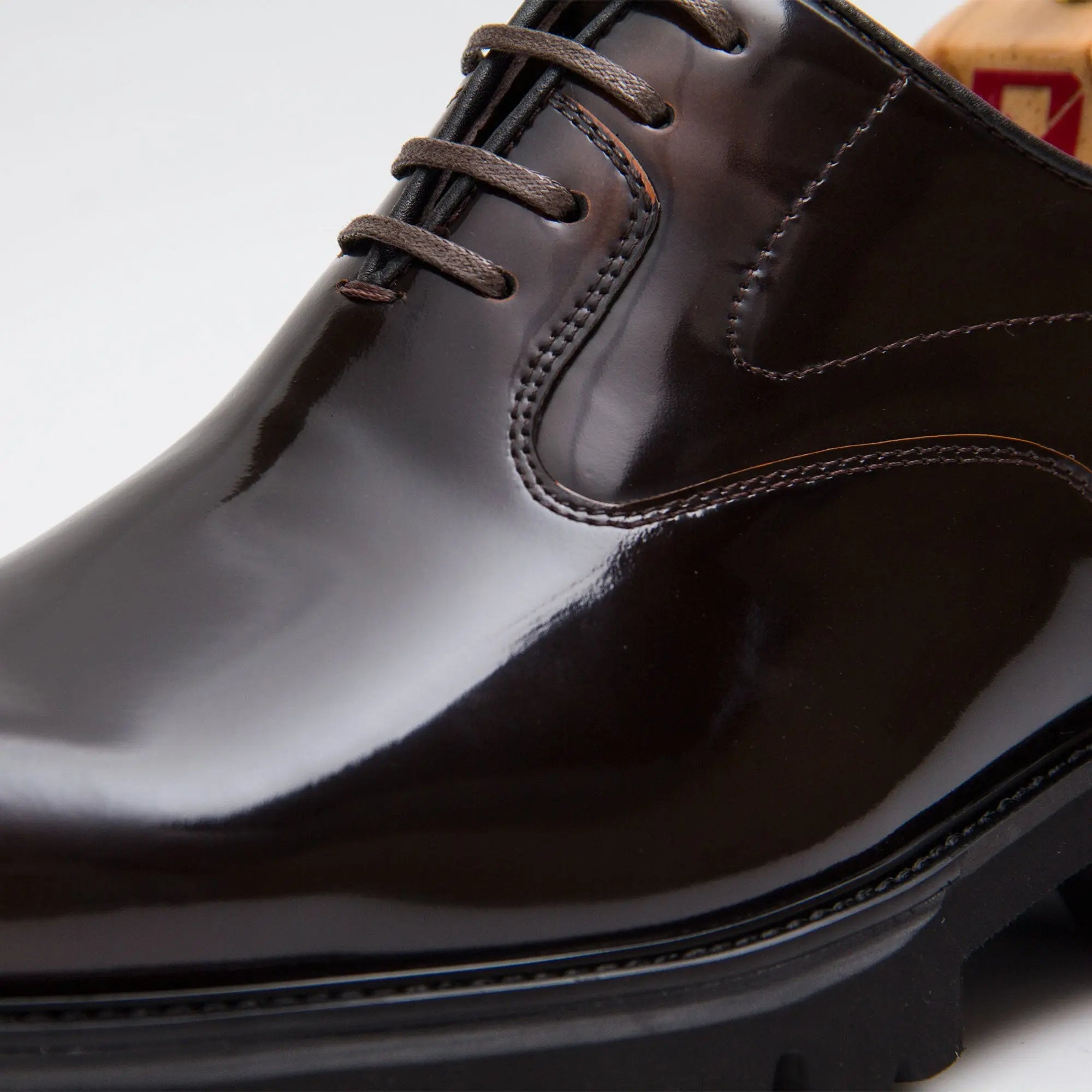 Patent leather derby shoes D96125 - Divinch