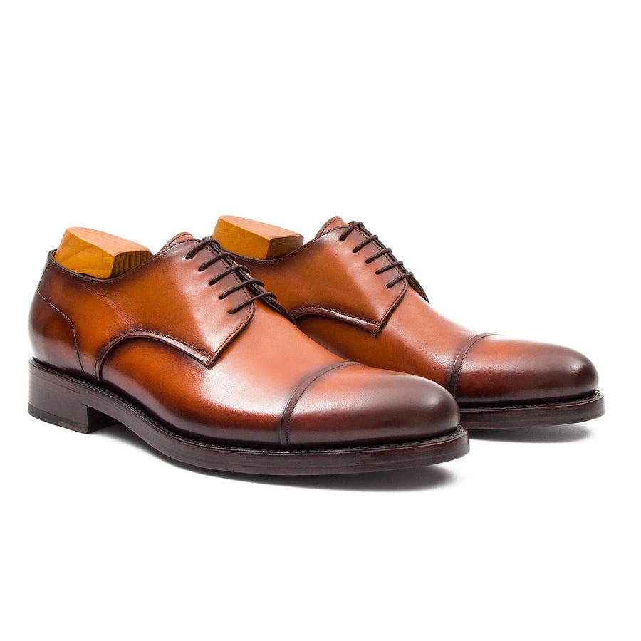 Zapatos Derby de cuero marrón para hombre