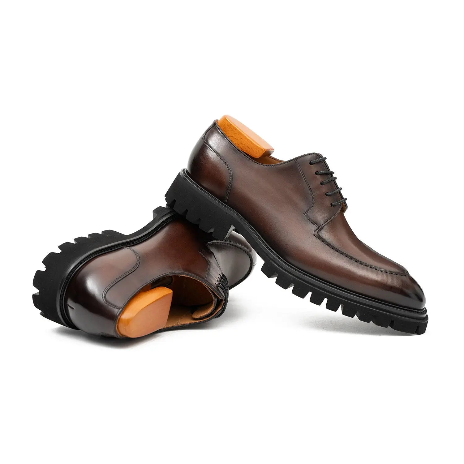 Men's Classic Brown Derby Leather Shoes with Lug Sole Divinch