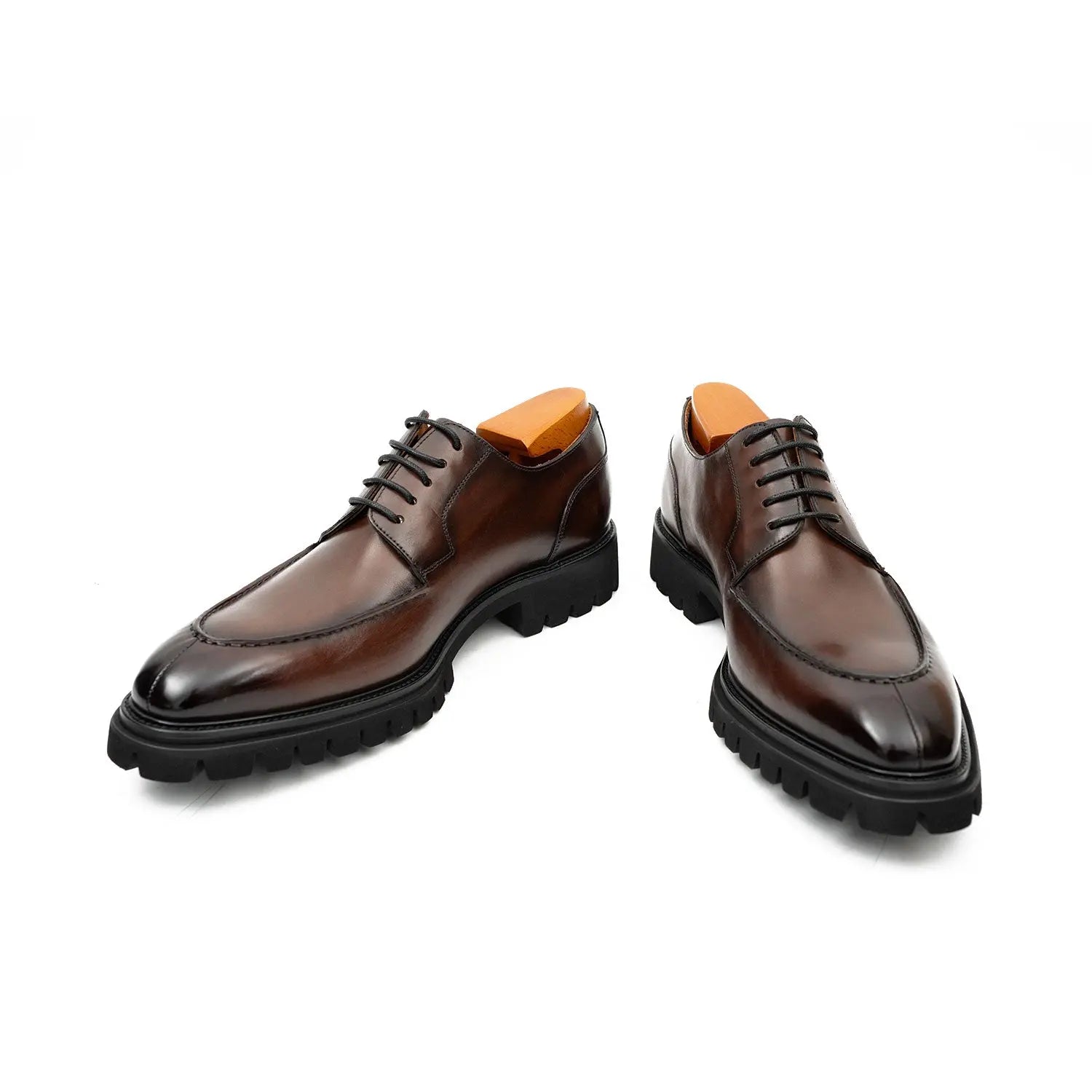Men's Classic Brown Derby Leather Shoes with Lug Sole Divinch