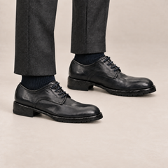 DIVINCH 261211C midnight navy washed leather plain-toe Derby shoes on foot