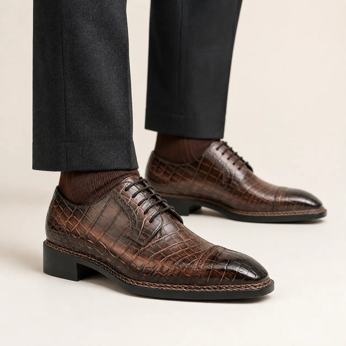 DIVINCH mocha crocodile Norwegian Derby on foot — warm studio side profile