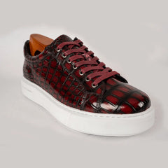 Zapatillas deportivas burdeos con estampado de cocodrilo