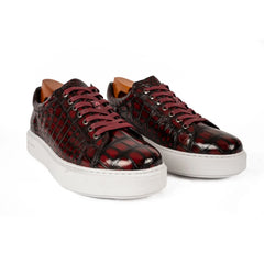 Zapatillas deportivas burdeos con estampado de cocodrilo