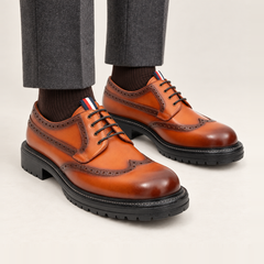 DIVINCH 2899A orange-brown wingtip Derby shoes on foot