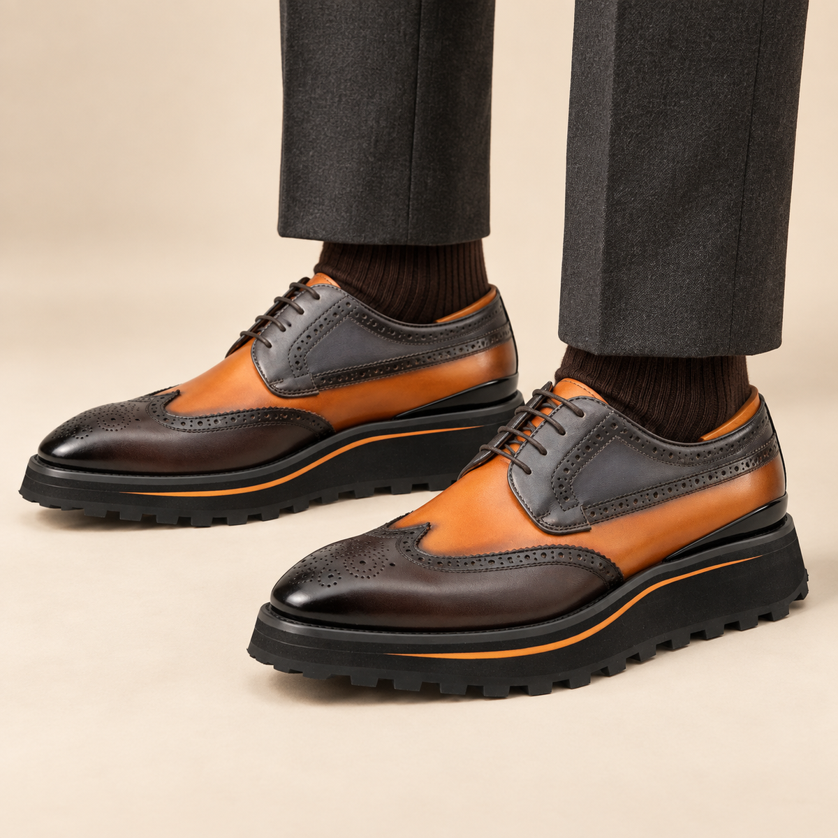 Two-Tone Wingtip Derby Shoes with Contrast-Edge Lug Sole — DIVINCH hero