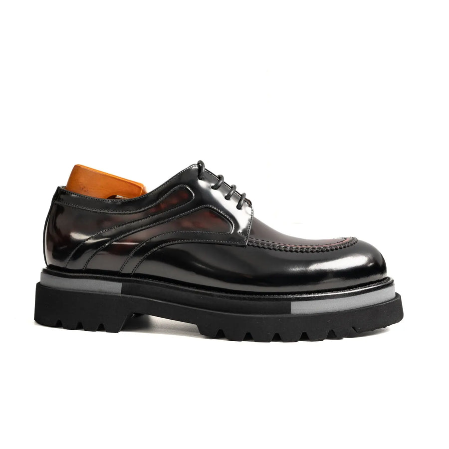 Oxblood Polished Moc-Toe Lug Derby Divinch