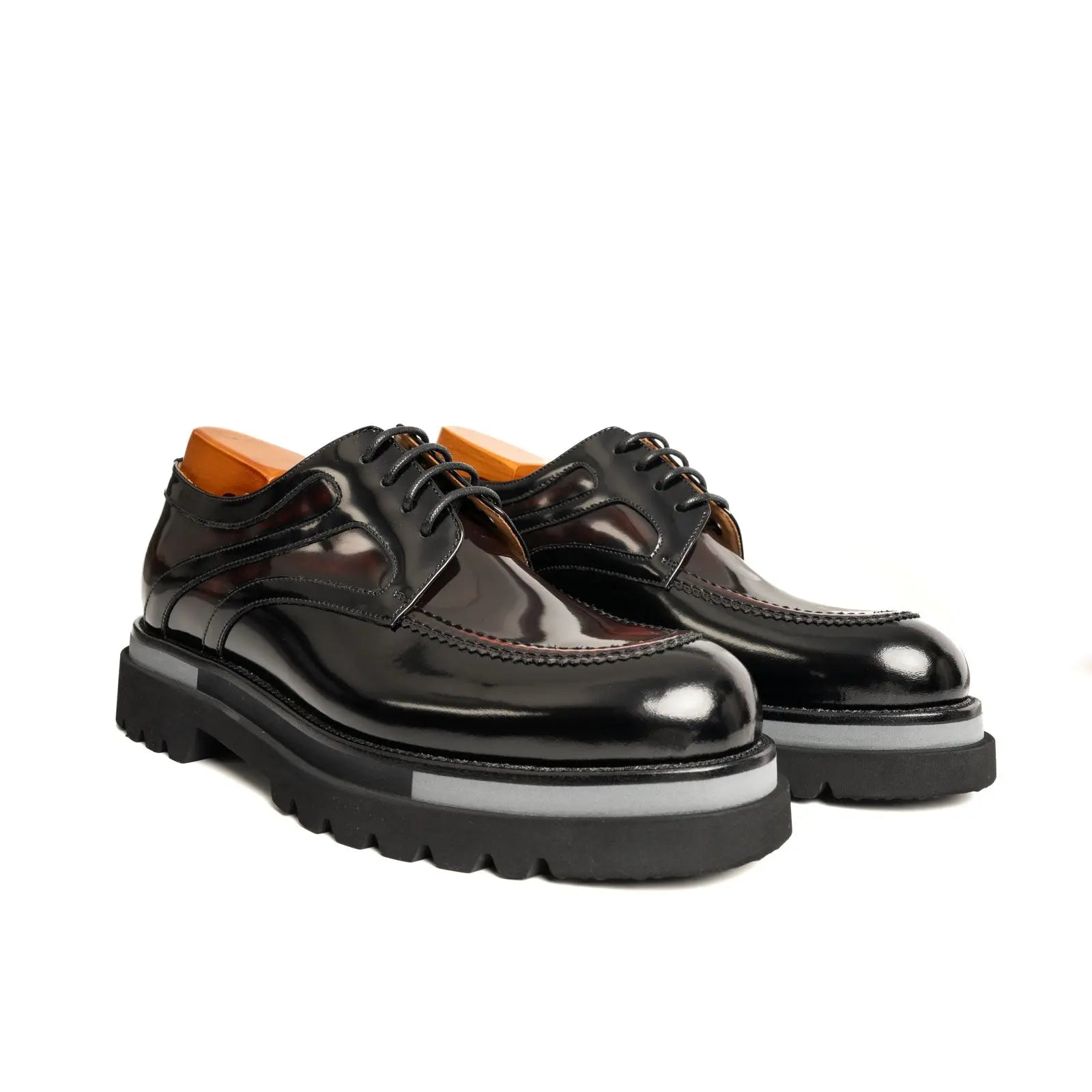 Oxblood Polished Moc-Toe Lug Derby Divinch