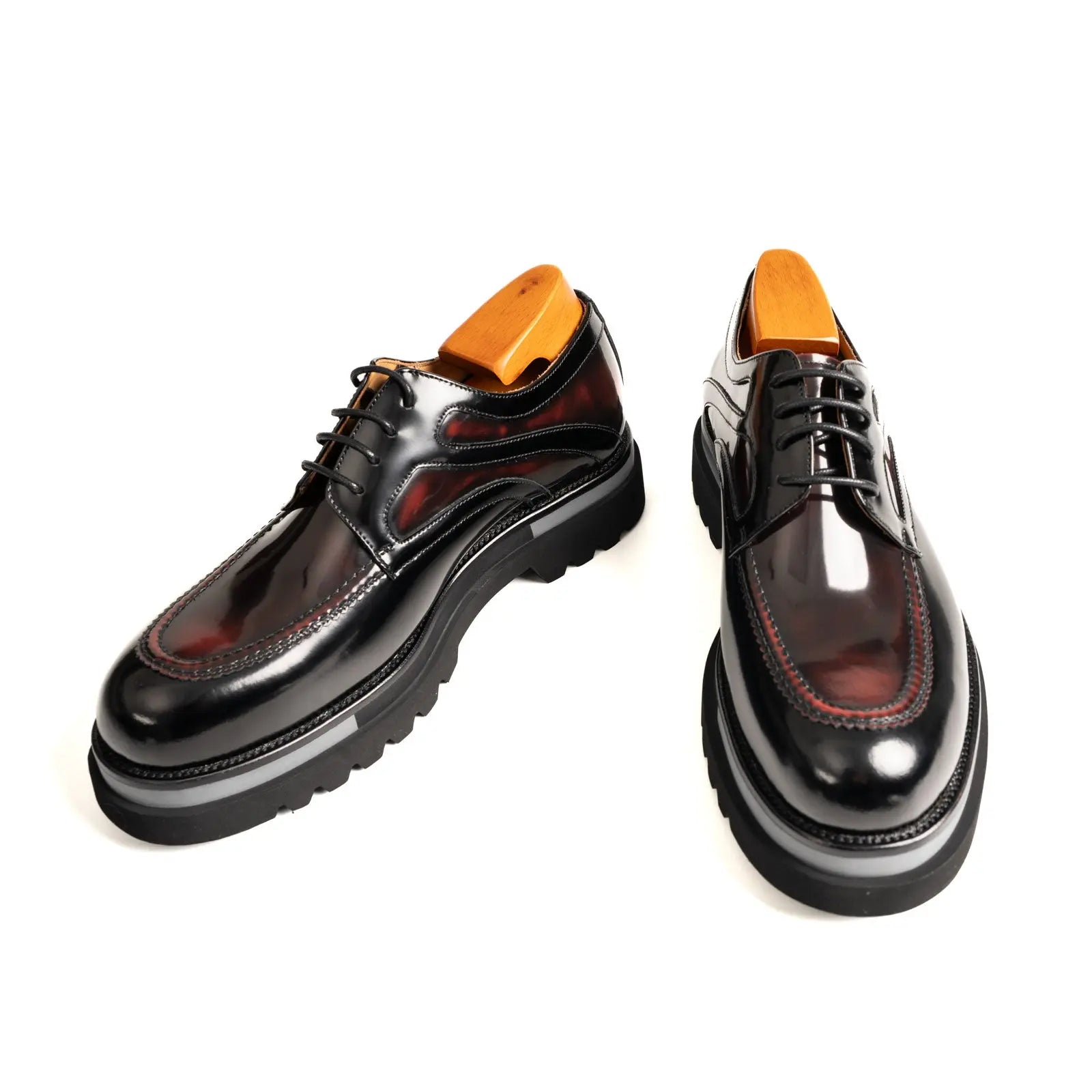 Oxblood Polished Moc-Toe Lug Derby Divinch