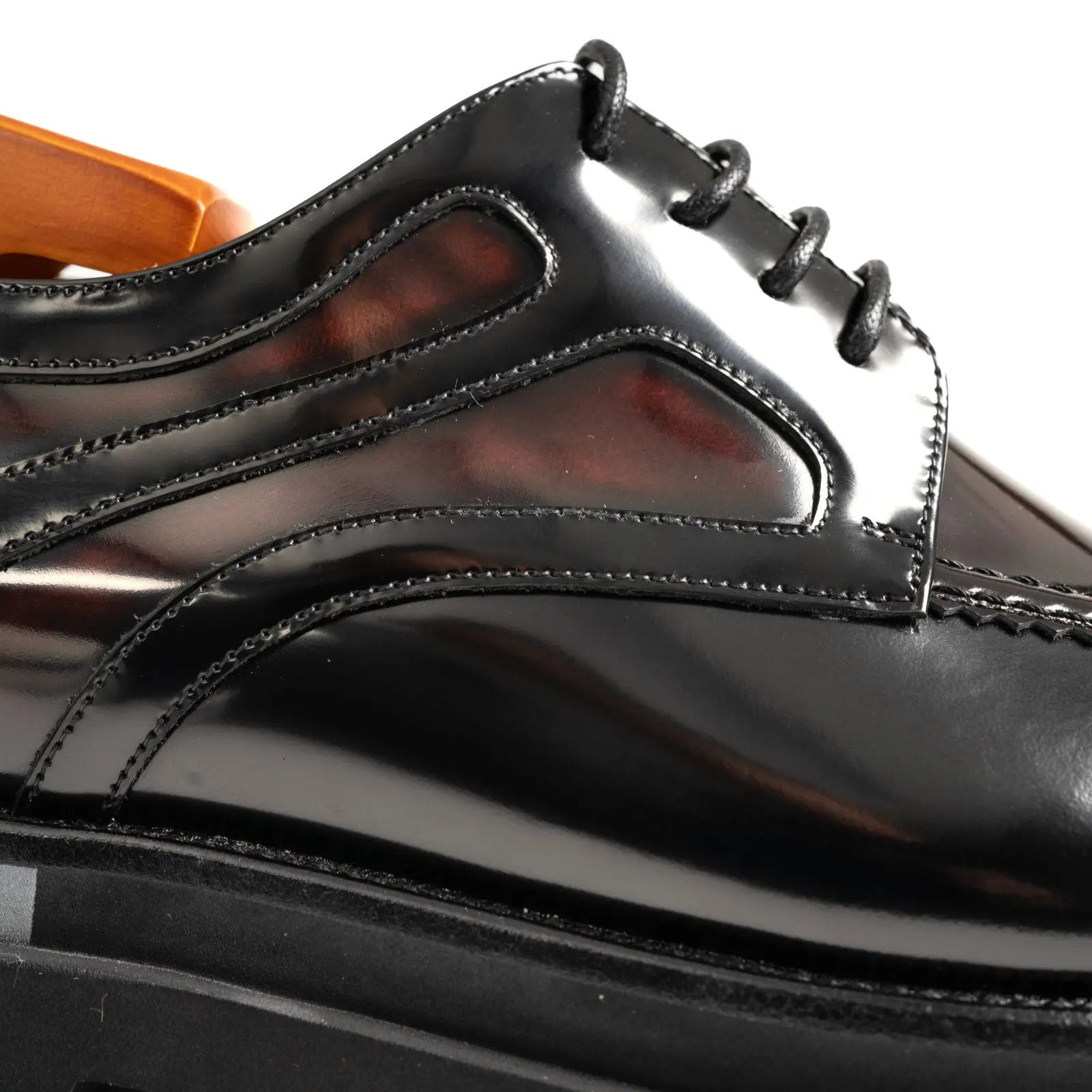 Oxblood Polished Moc-Toe Lug Derby Divinch