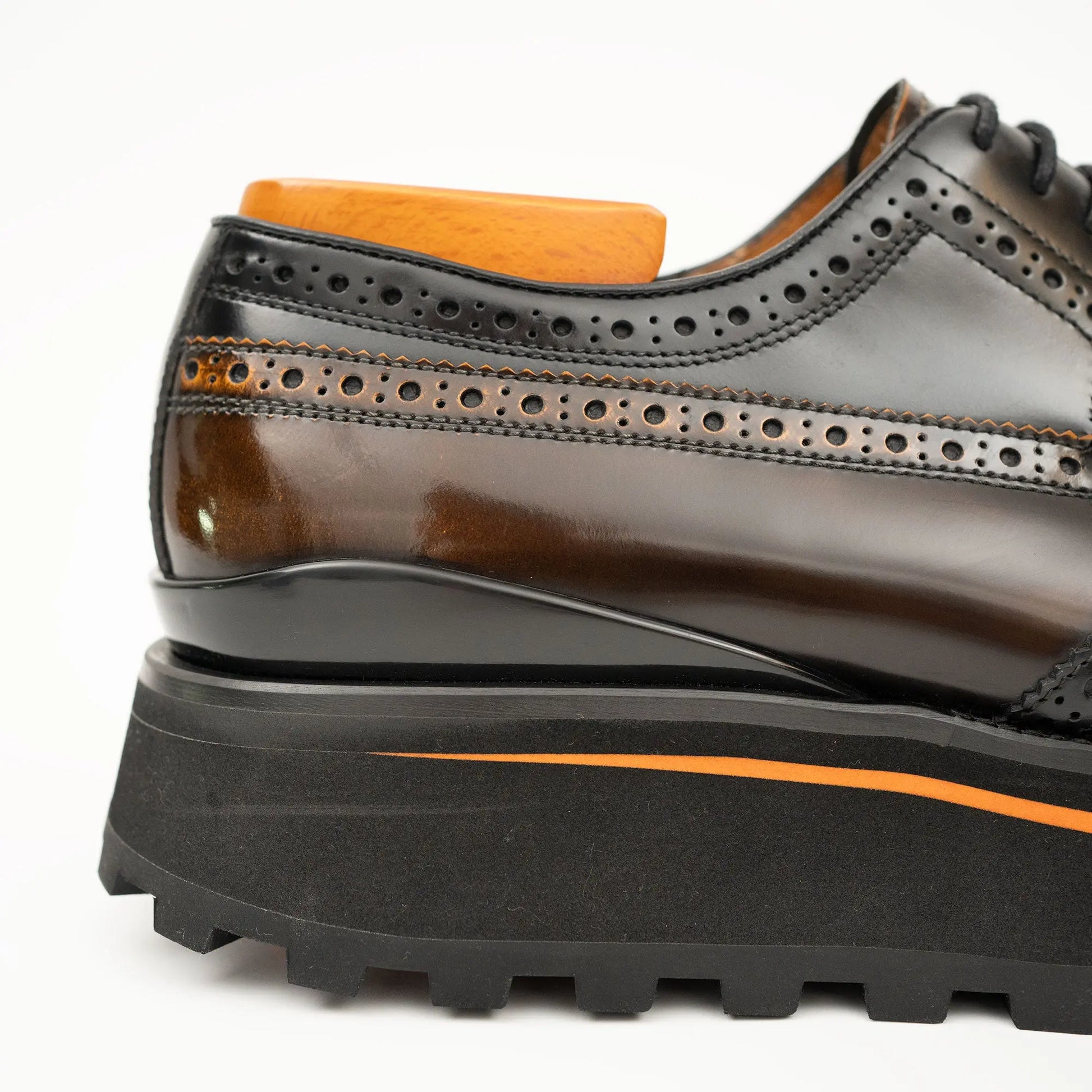 Patent leather shoes Platform brogues Black DIVINCH