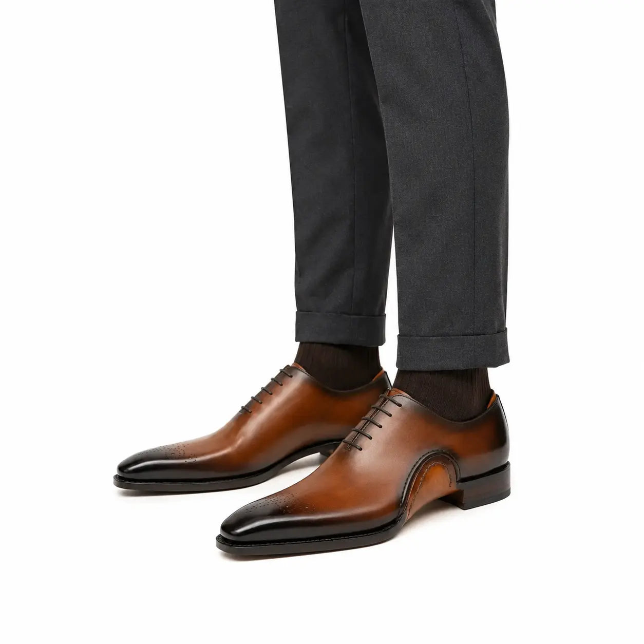 Sapatos Oxford medalhão marrons para homem