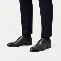 DIVINCH Seamless Wholecut Iron Gray Oxford — on-foot studio view
