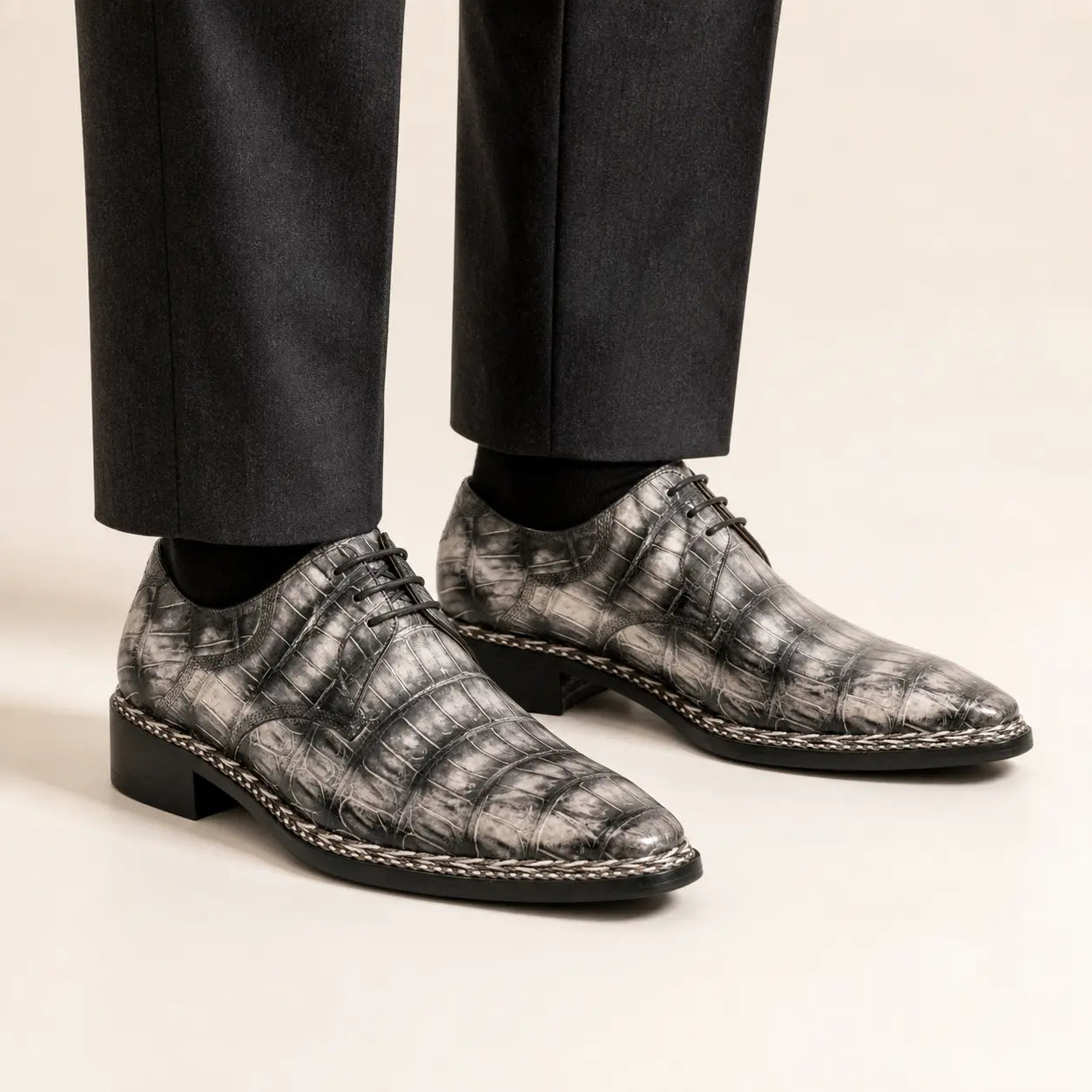 Silver Crocodile Norwegian Derby — on-foot studio view
