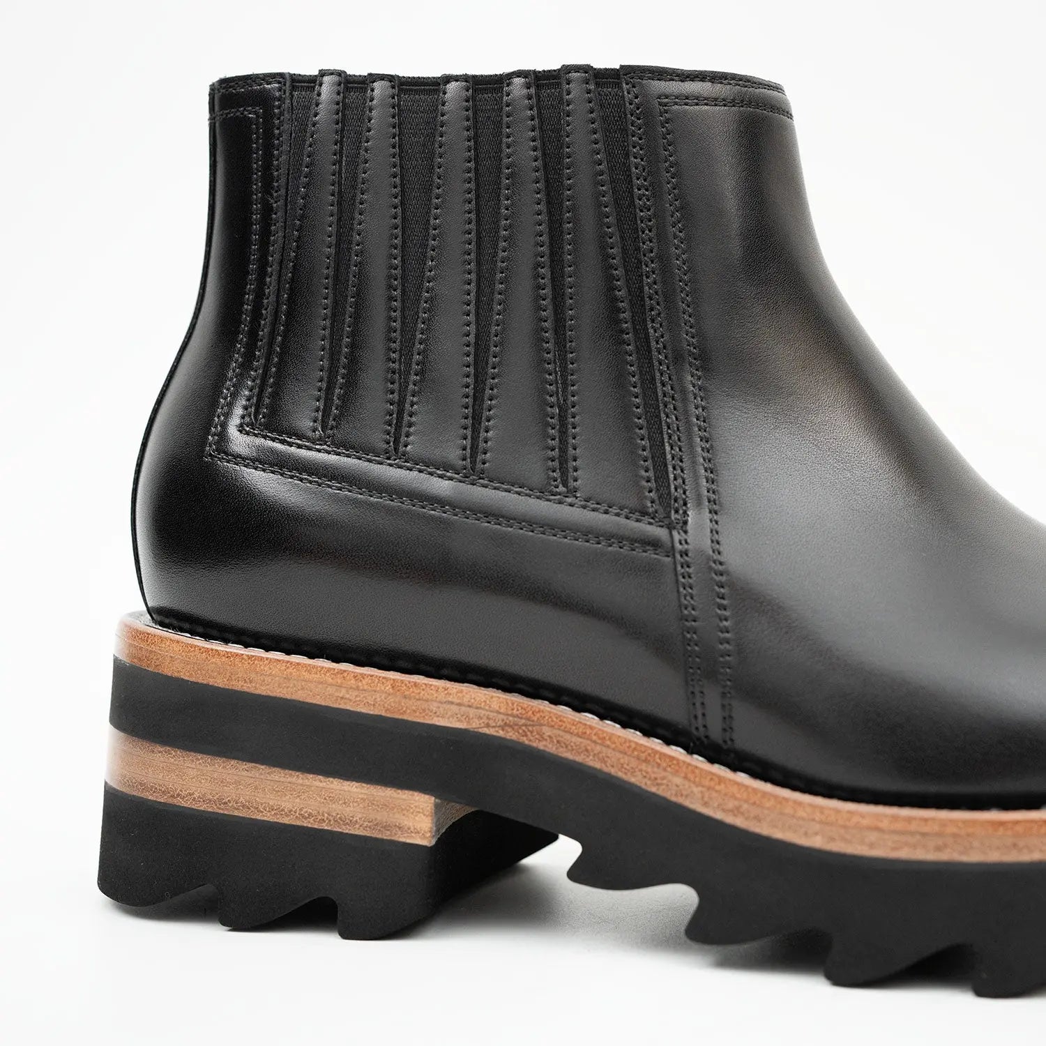 Thick - soled Chelsea Boots Black DIVINCH