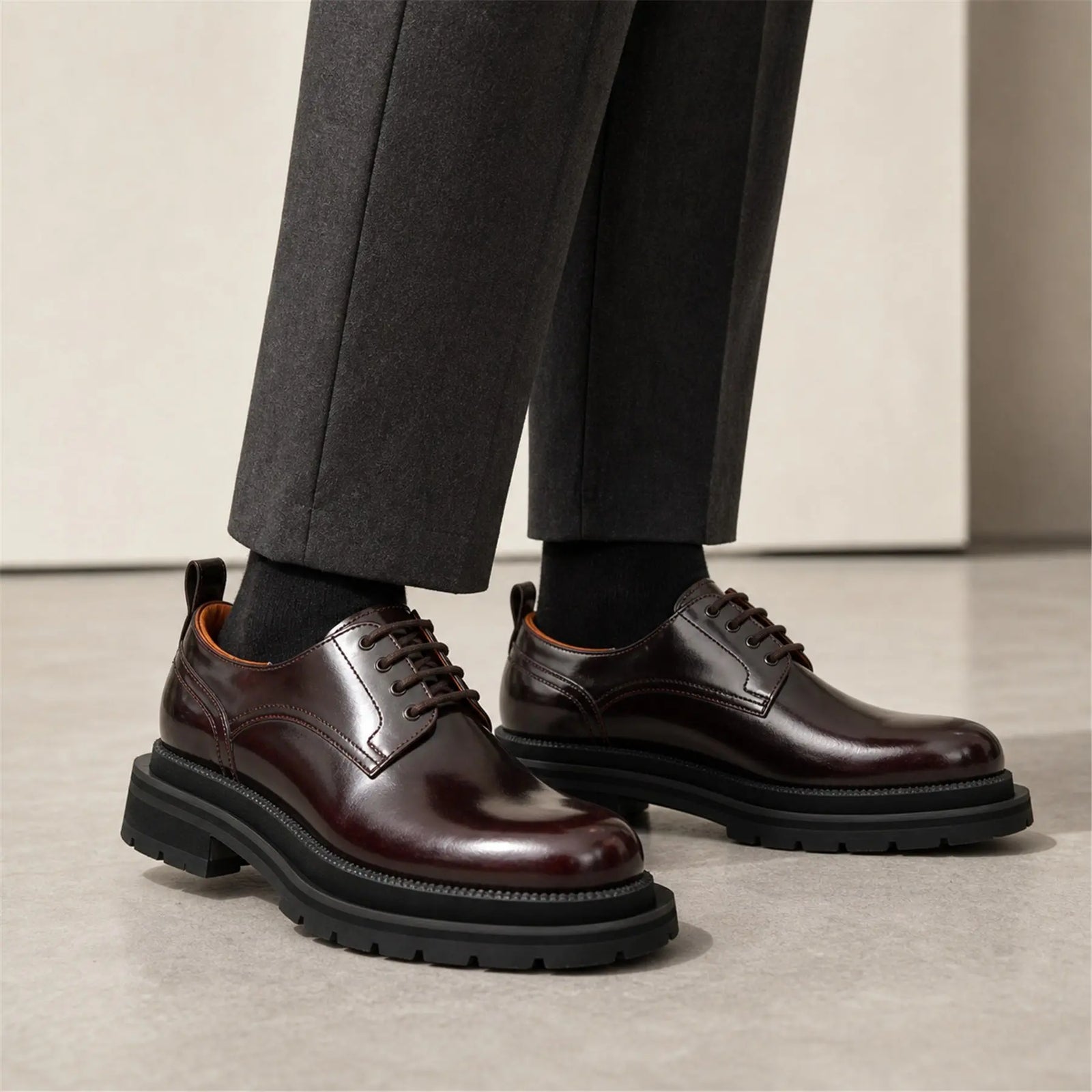 DIVINCH 8221KHA coffee lug sole derby shoes on foot