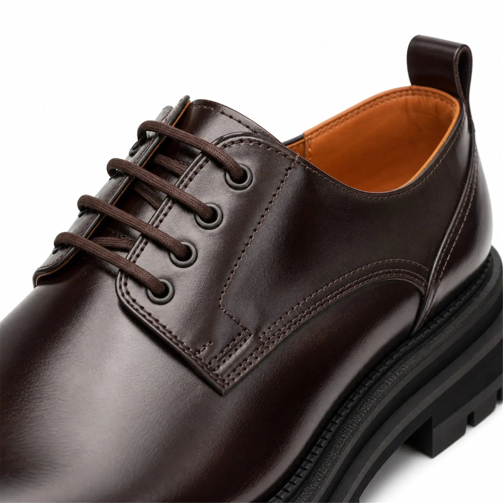 DIVINCH 8221KHA coffee lug sole derby shoes upper and laces detail
