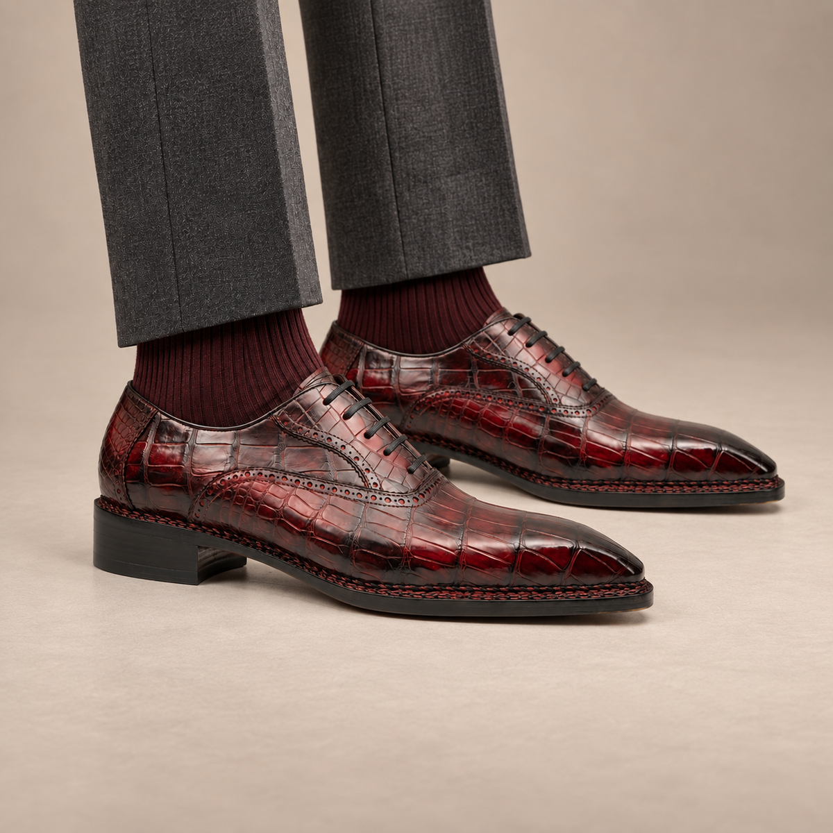Burgundy Textured Oxford Shoe with Tapered Squared Toe — DIVINCH hero image