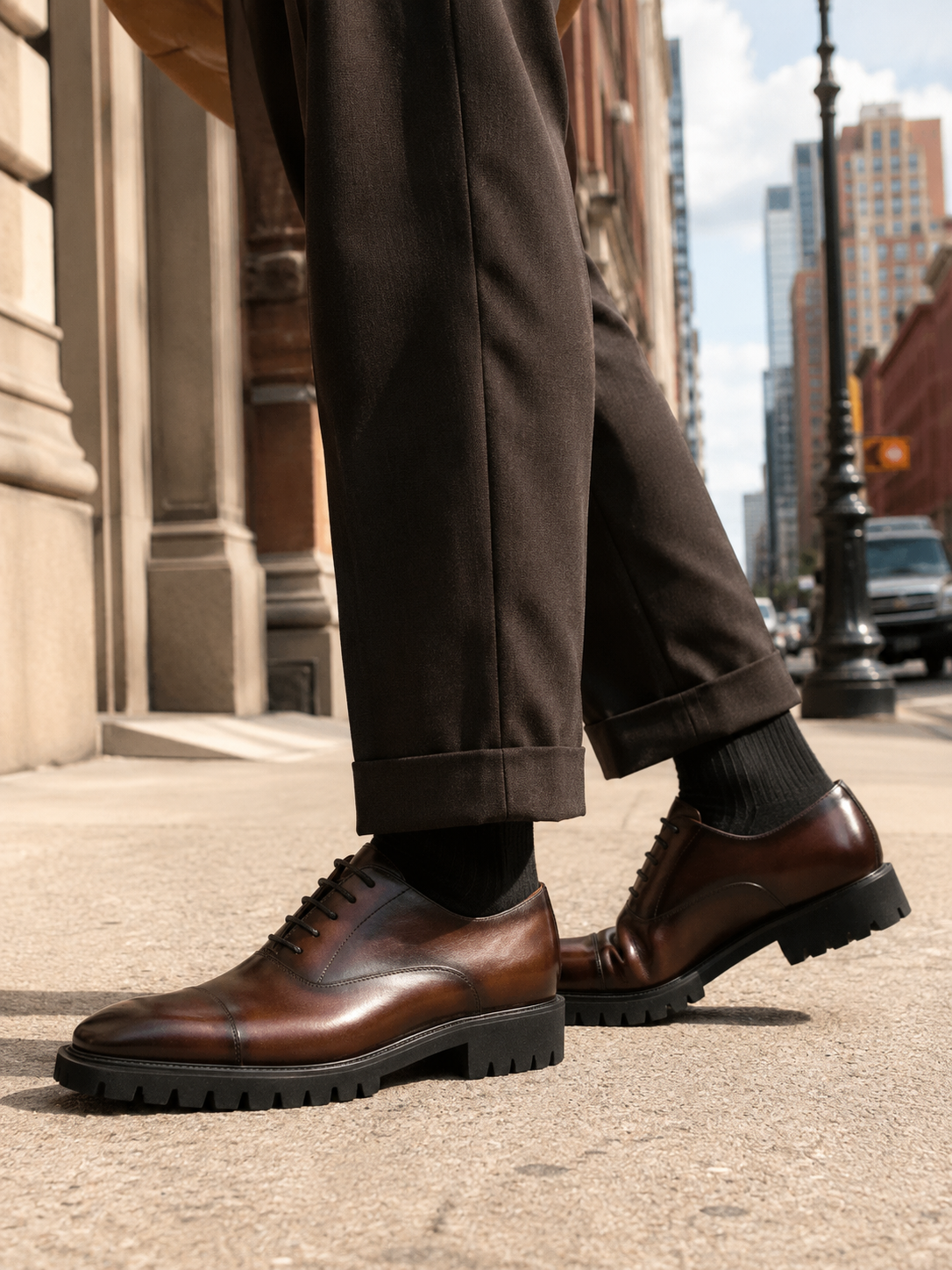 Gebürstete braune Gummisohlen-Oxfords outfit scenario