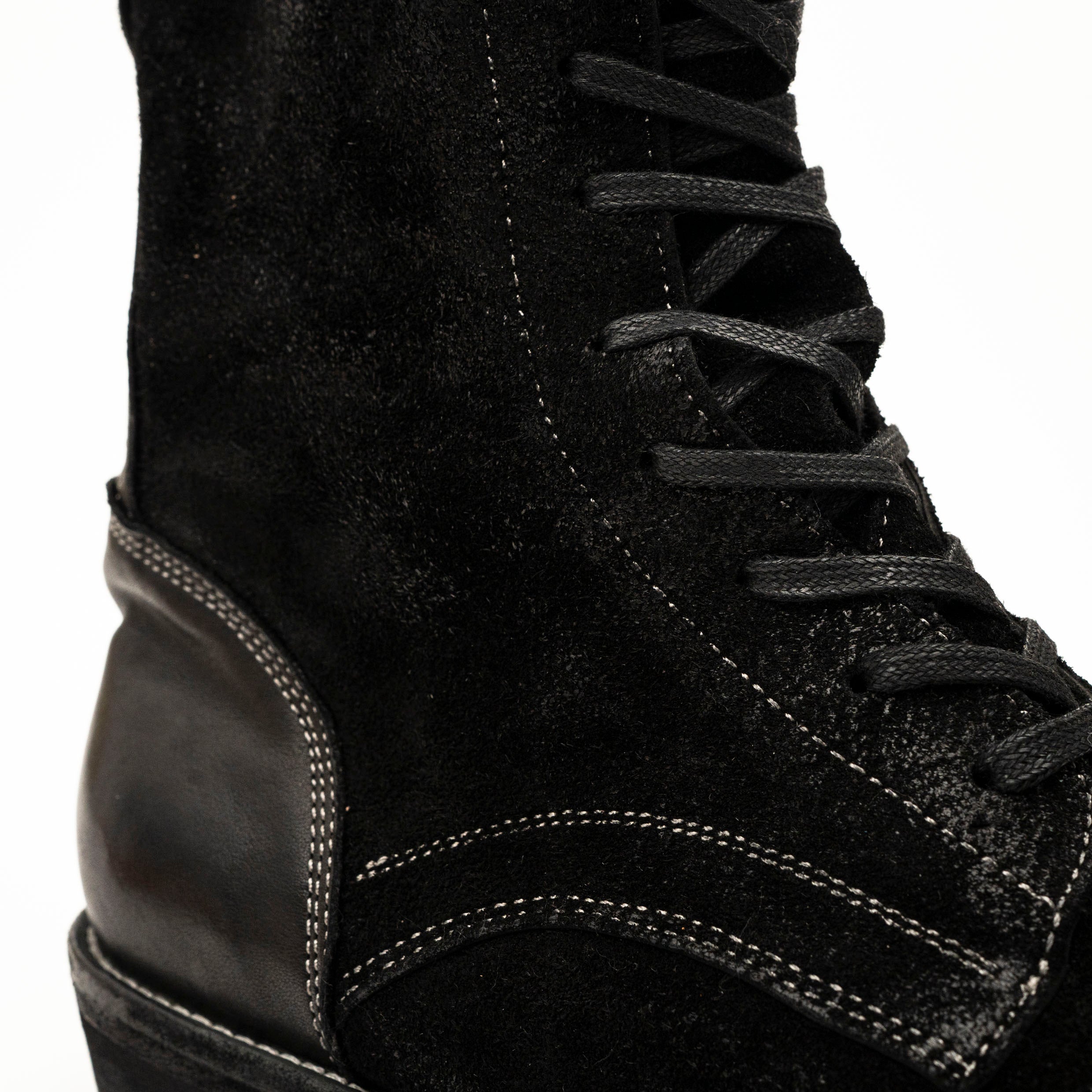 DIVINCH 5002B black lace-up boots upper and heel detail