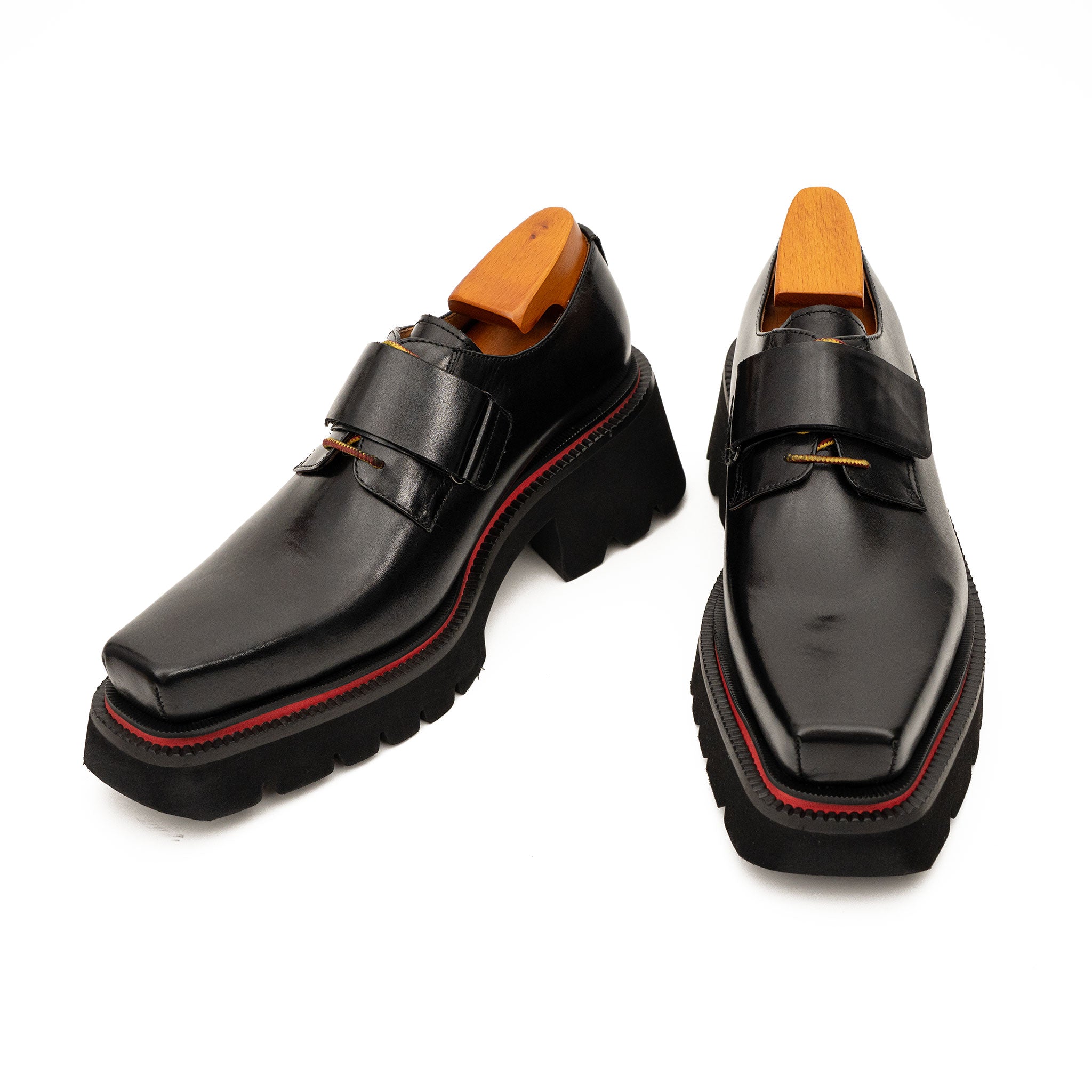 DIVINCH 5037B black lug sole strap shoes top angle view