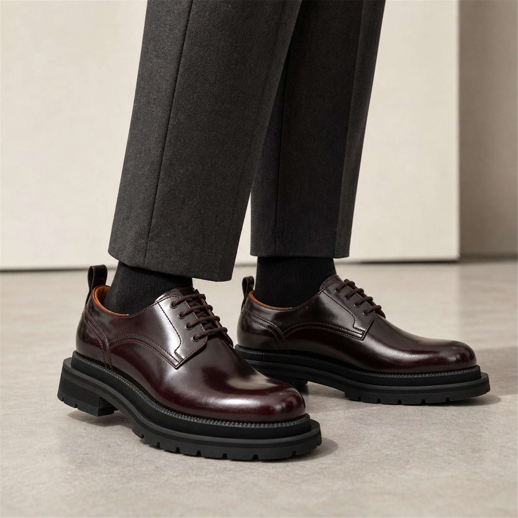 DIVINCH 8221KHA coffee lug sole derby shoes on foot