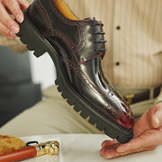 Zapatos derby brogue de color claret 