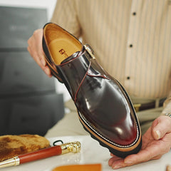 Monk Strap con suela de orejetas color burdeos